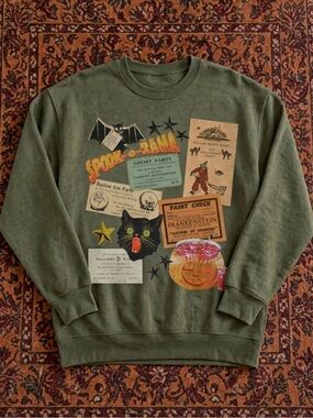 Gildan Olive Green Halloween Graphic Crewneck Sweatshirt